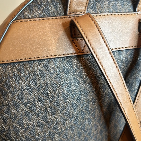 MICHAEL KORS JAYCEE LARGE ZIP POCKET BACKPACK PRINTED LOGO LEATHER - Picture 14 of 15